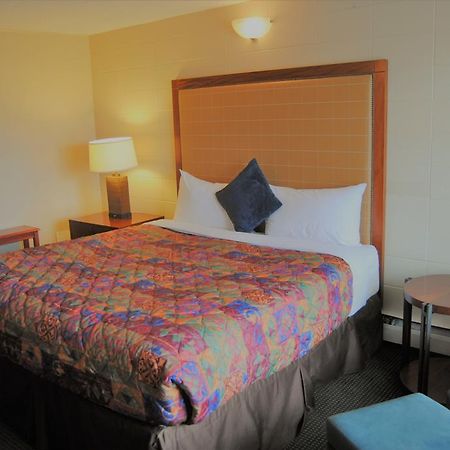 Derrick Motel Edmonton Luaran gambar