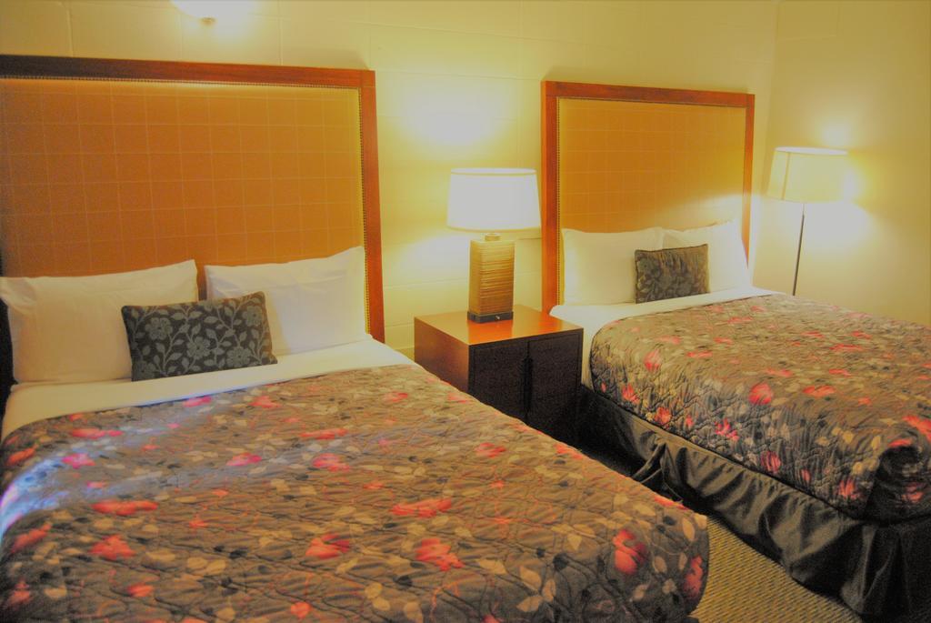 Derrick Motel Edmonton Luaran gambar