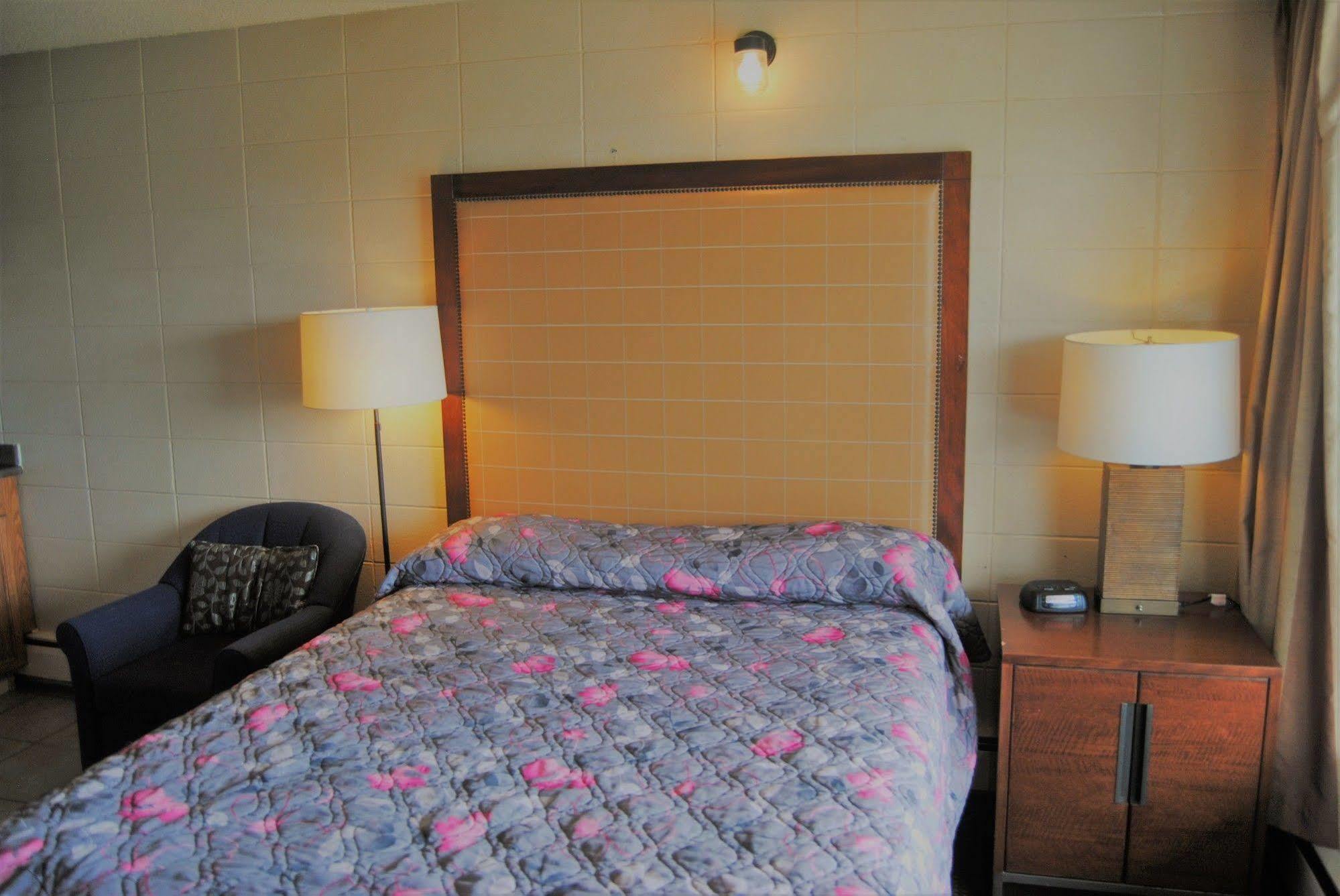 Derrick Motel Edmonton Luaran gambar