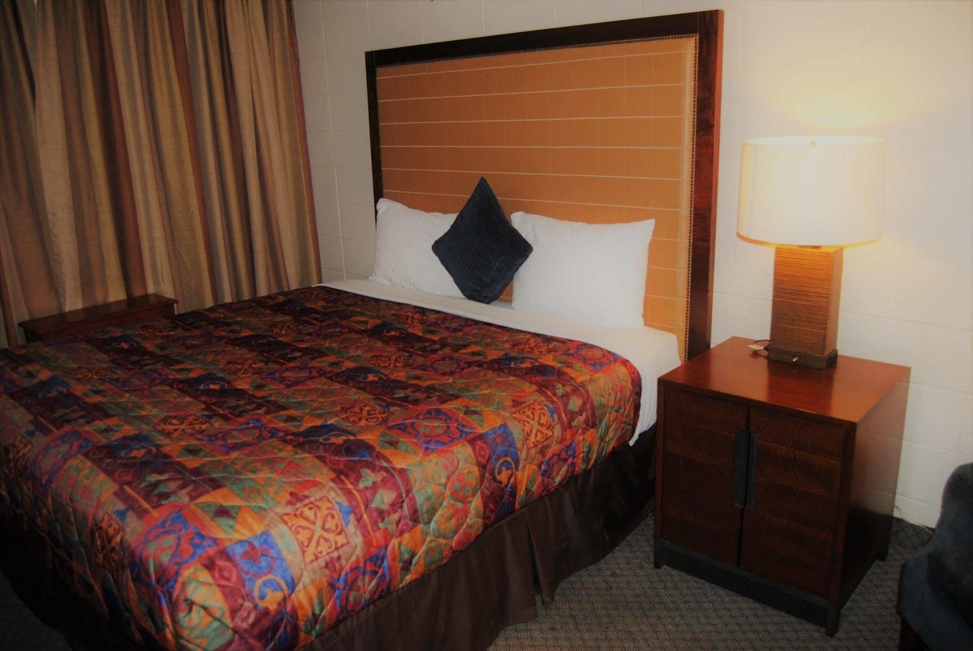 Derrick Motel Edmonton Luaran gambar